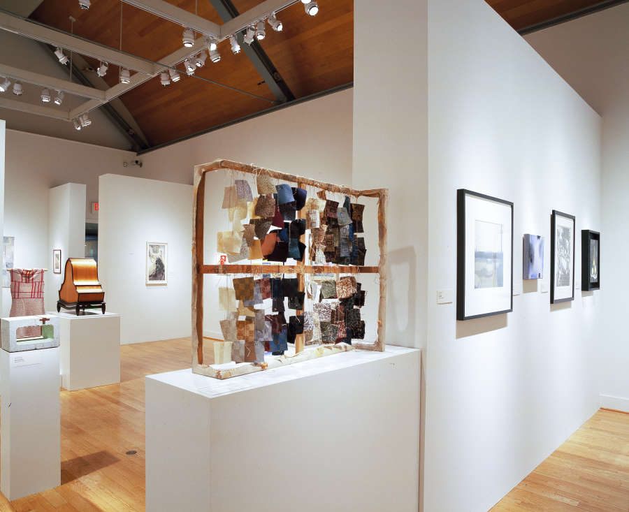 view exhibition image