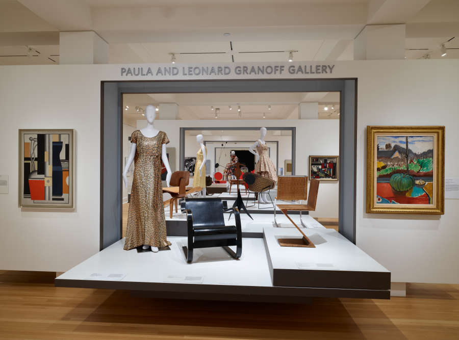 view exhibition image