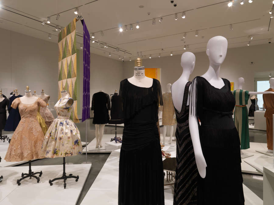 view exhibition image