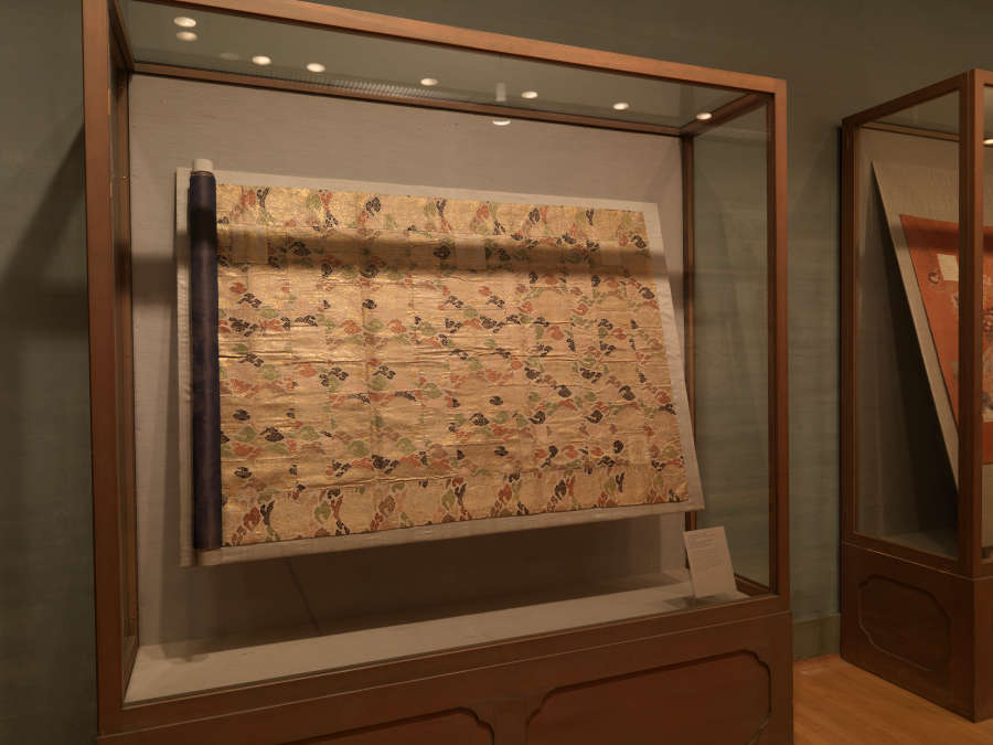 view exhibition image