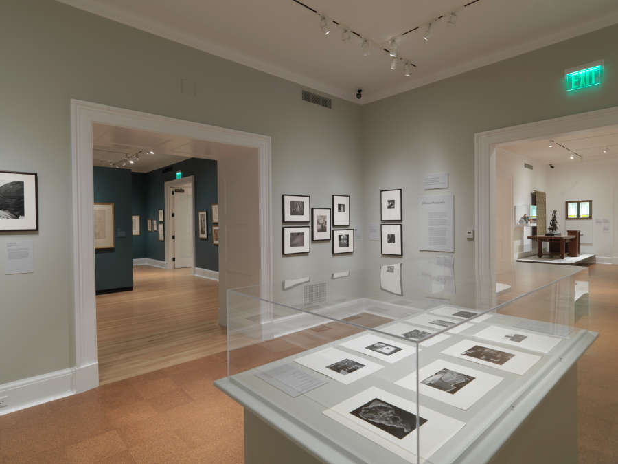 view exhibition image