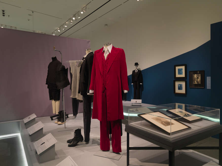 view exhibition image