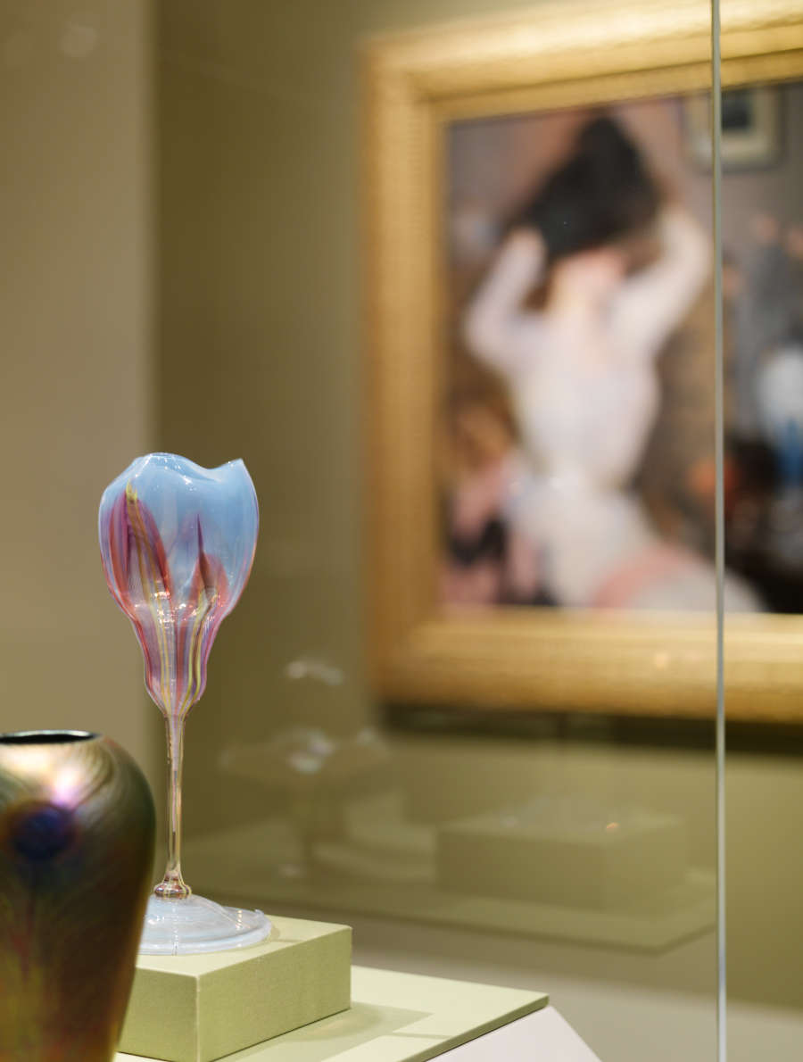 view exhibition image