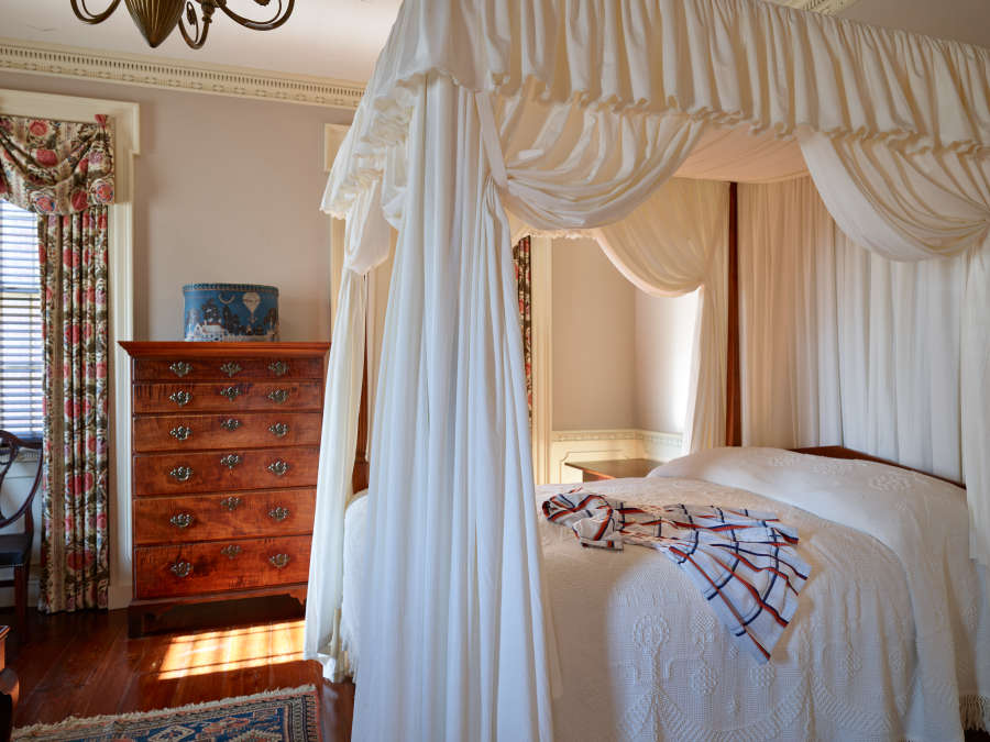 view exhibition image