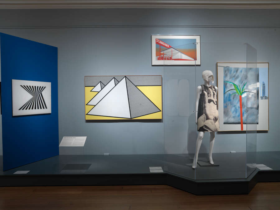 view exhibition image