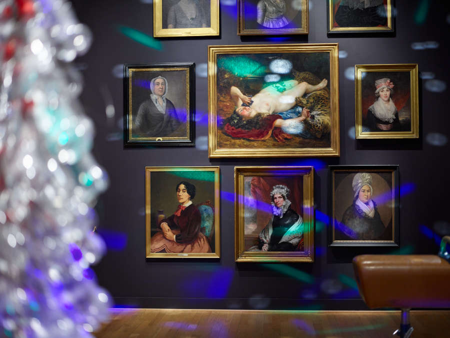 view exhibition image
