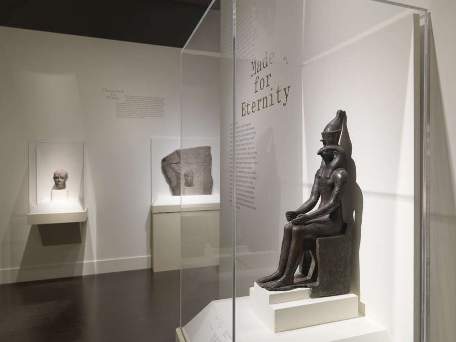 view exhibition image