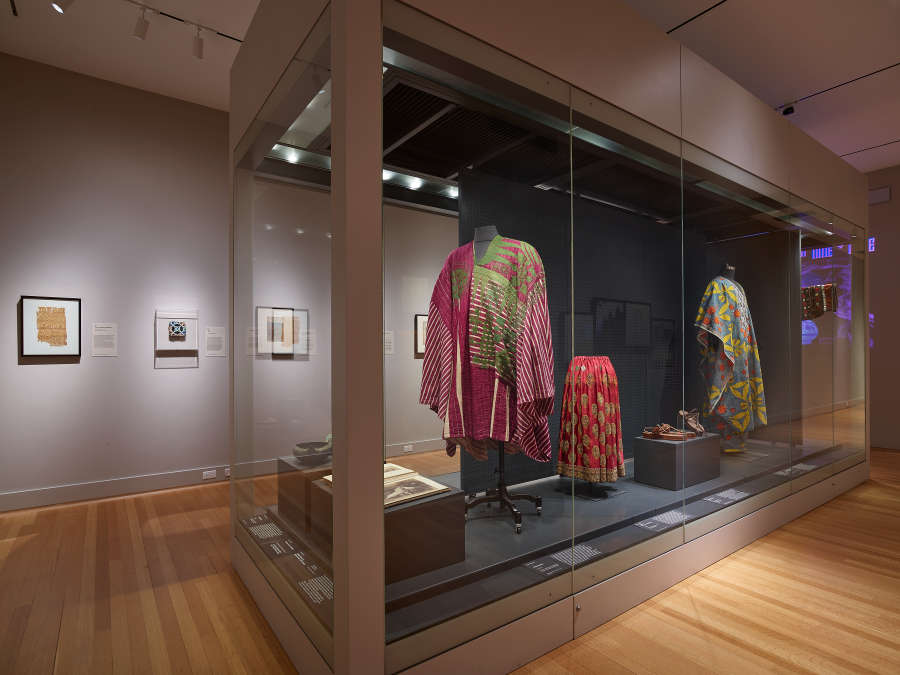 view exhibition image