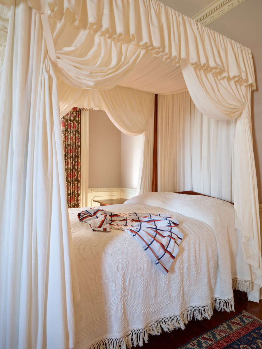 view exhibition image