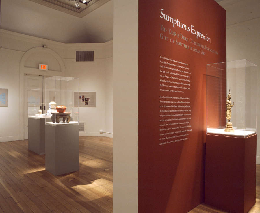 view exhibition image