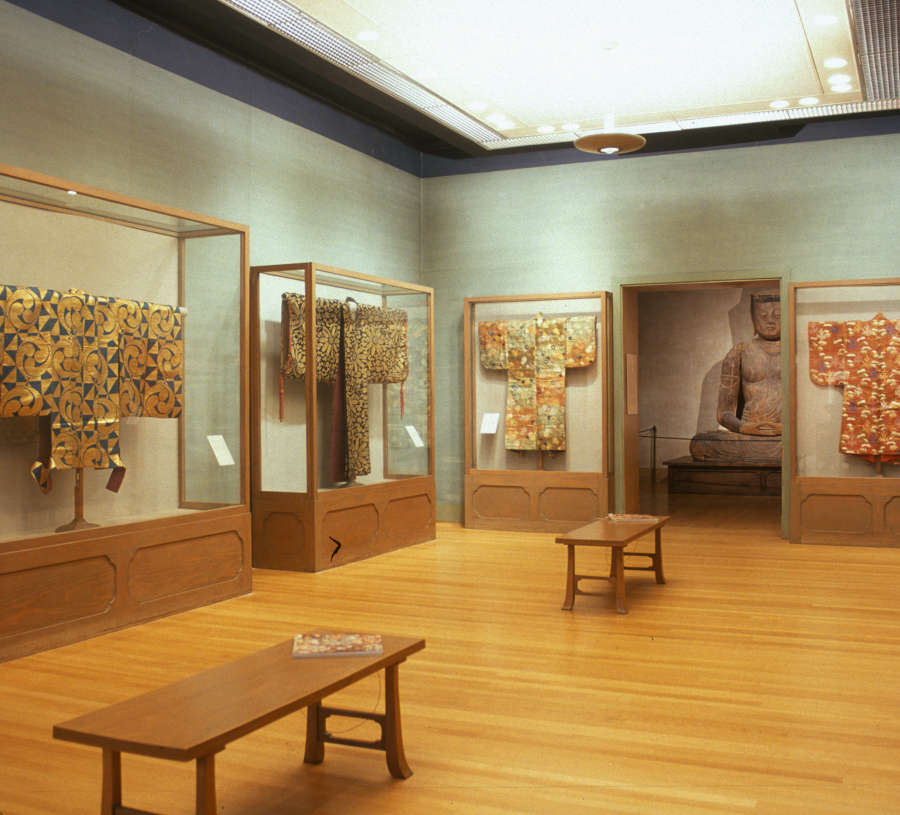 view exhibition image