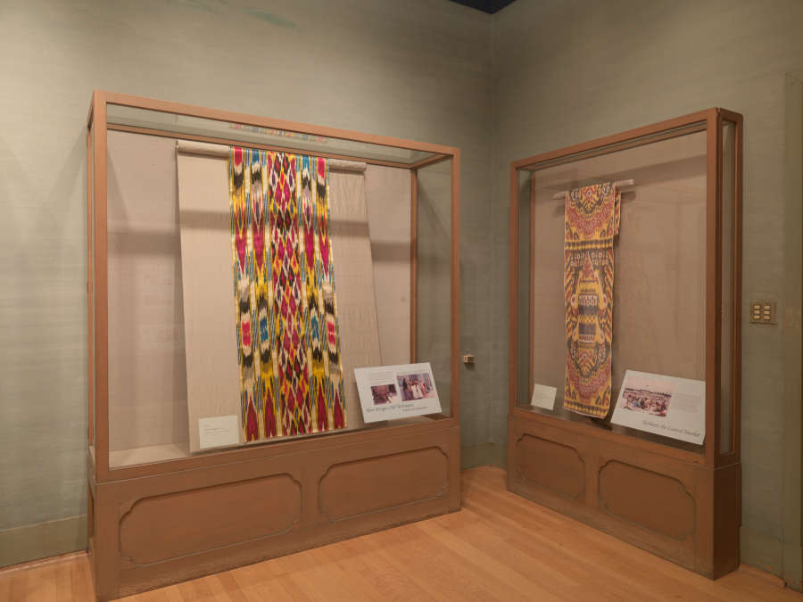 view exhibition image