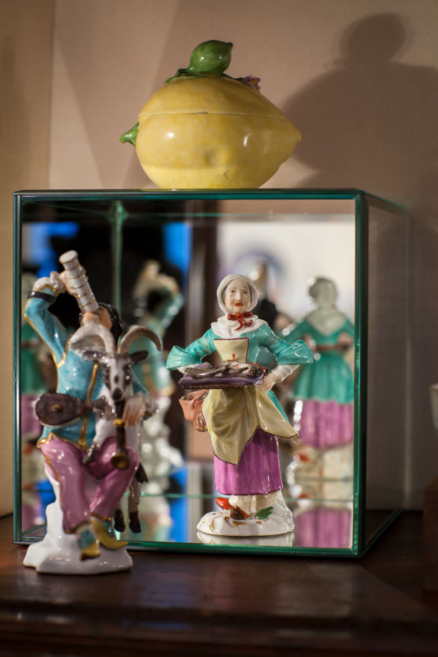 view exhibition image