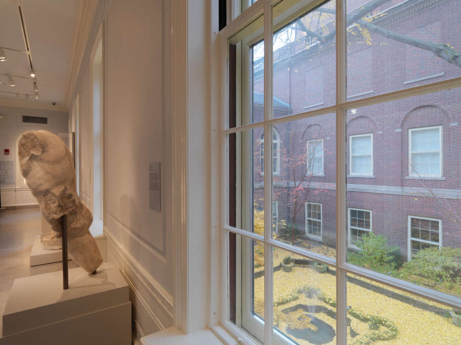 view exhibition image