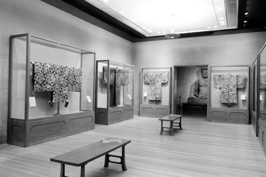 view exhibition image