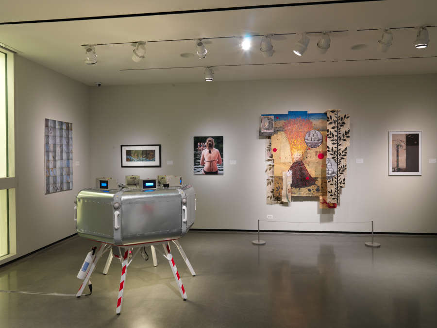 view exhibition image