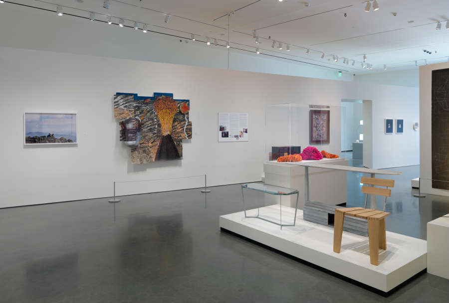 view exhibition image