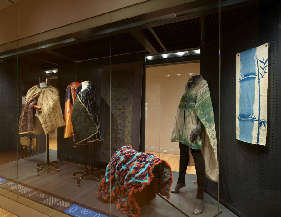 view exhibition image