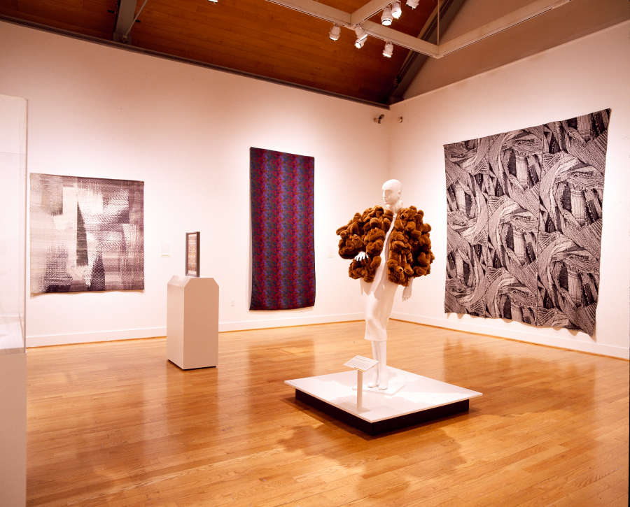 view exhibition image