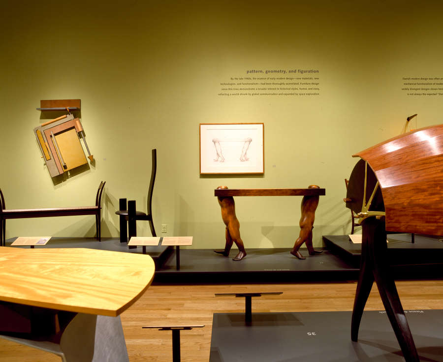 view exhibition image