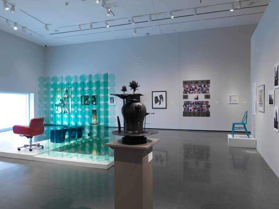 view exhibition image