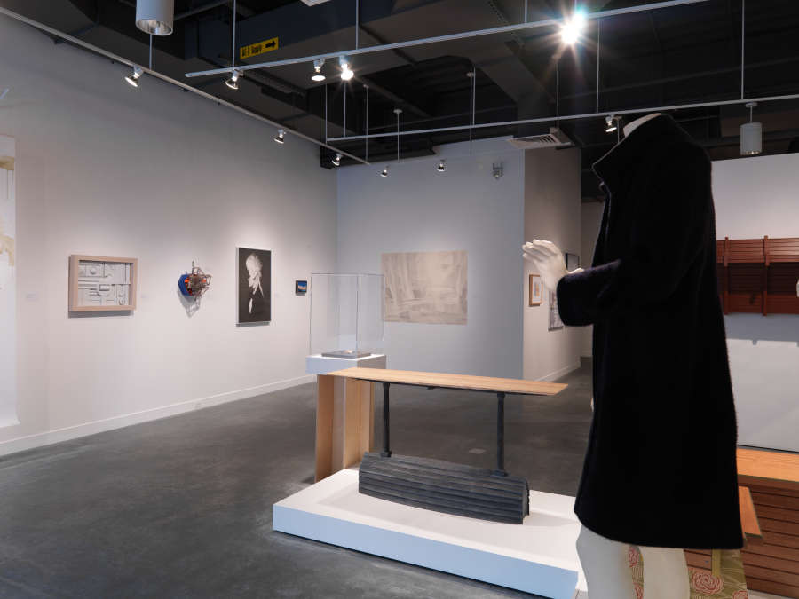 view exhibition image