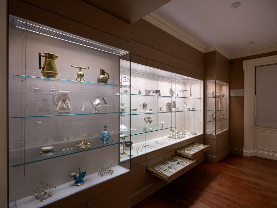 view exhibition image