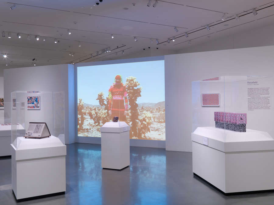 view exhibition image