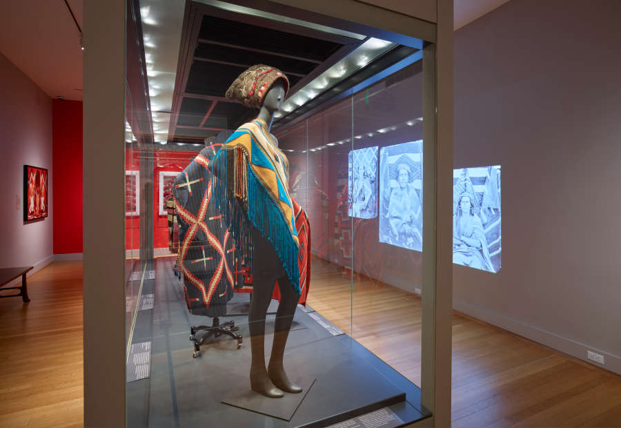view exhibition image