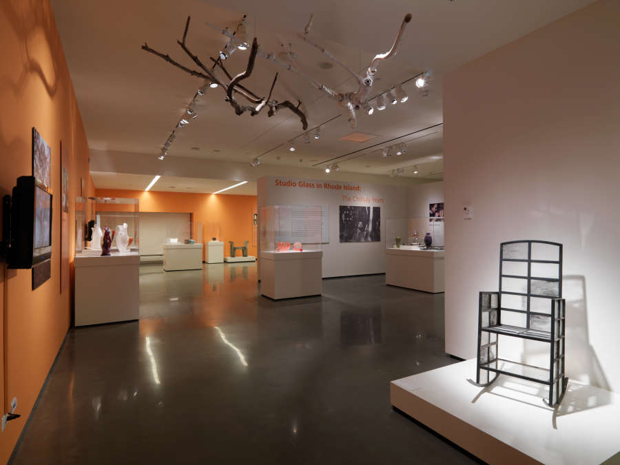 view exhibition image