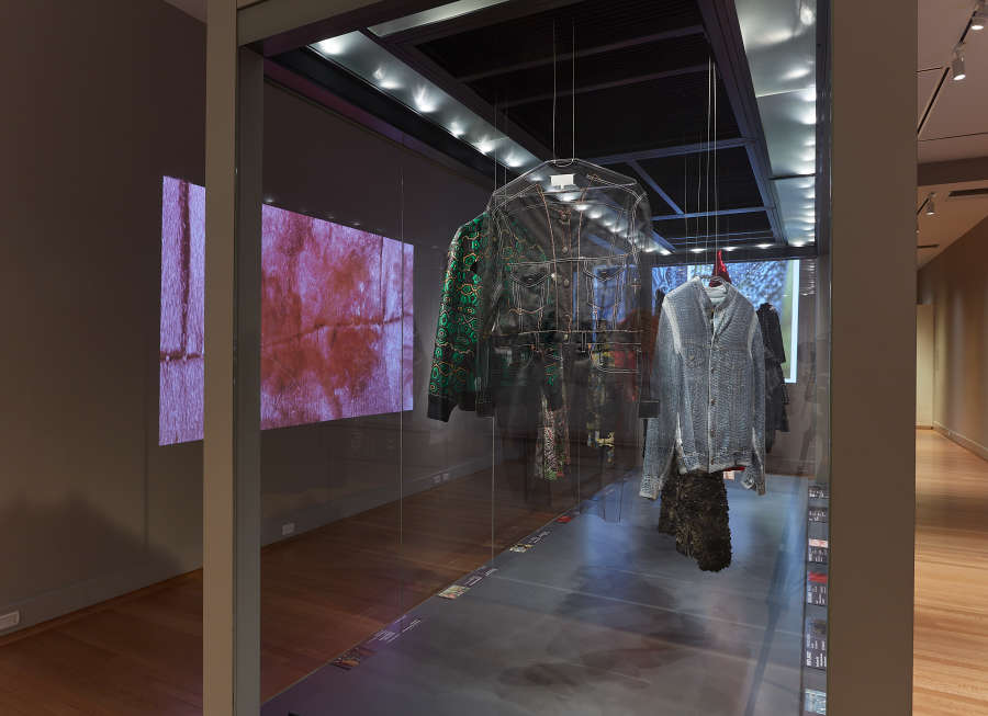 view exhibition image
