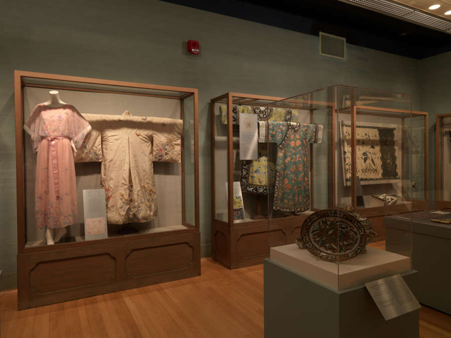 view exhibition image