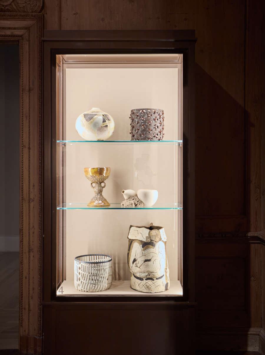 view exhibition image