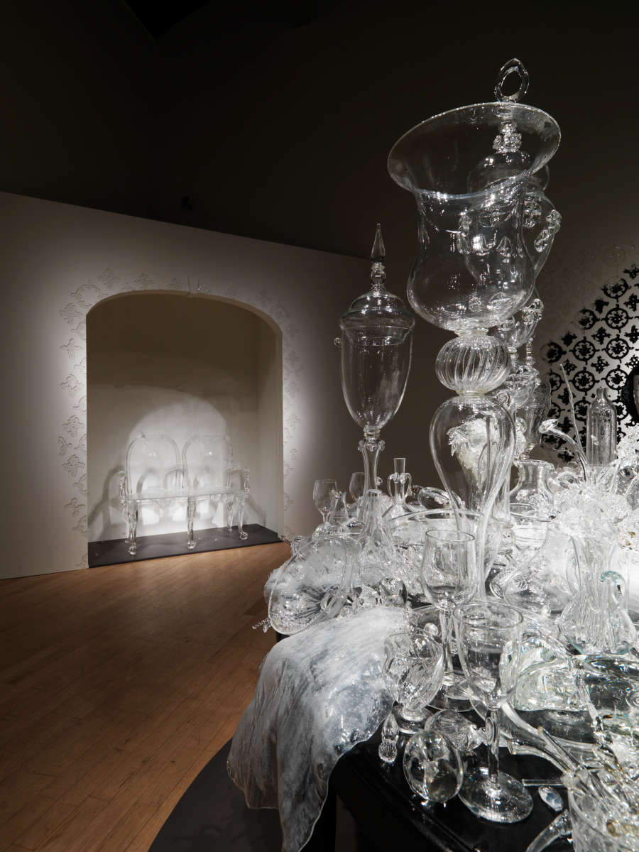 view exhibition image