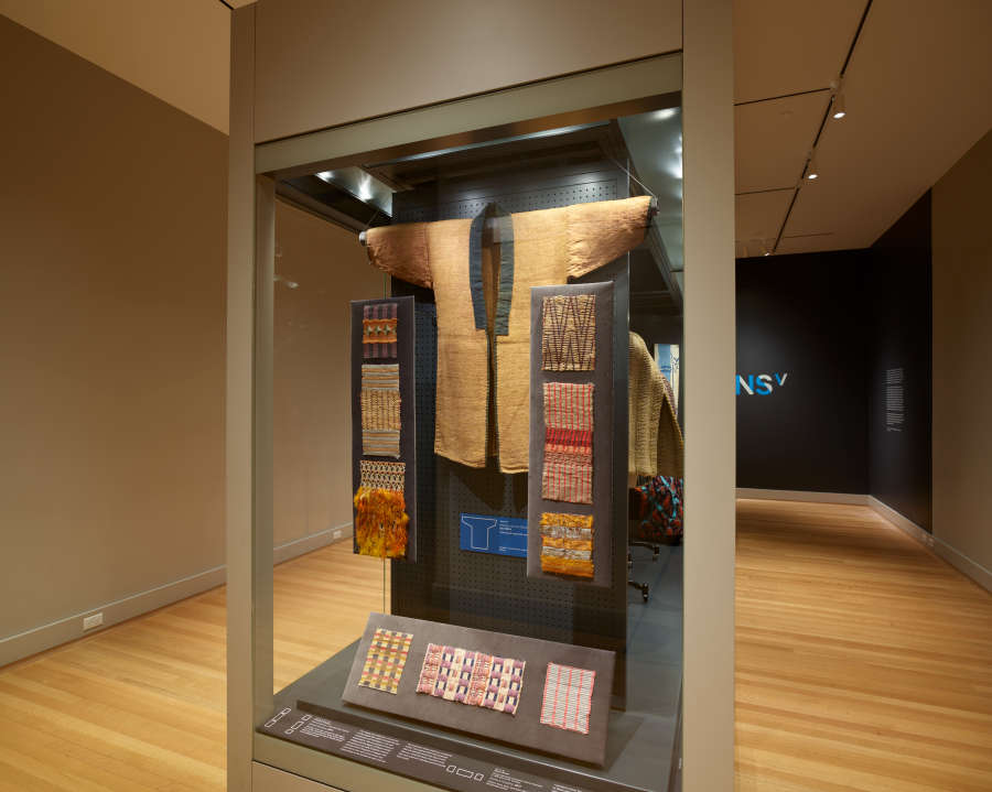 view exhibition image