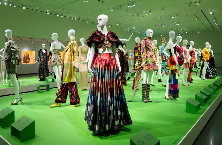 view exhibition image