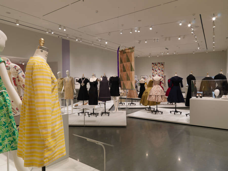 view exhibition image