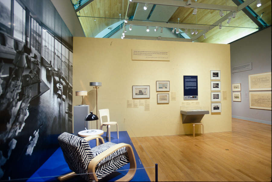 view exhibition image