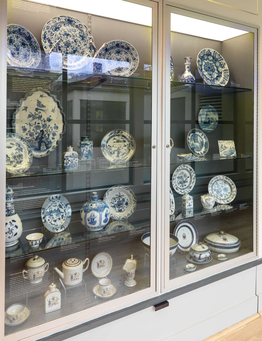 view exhibition image