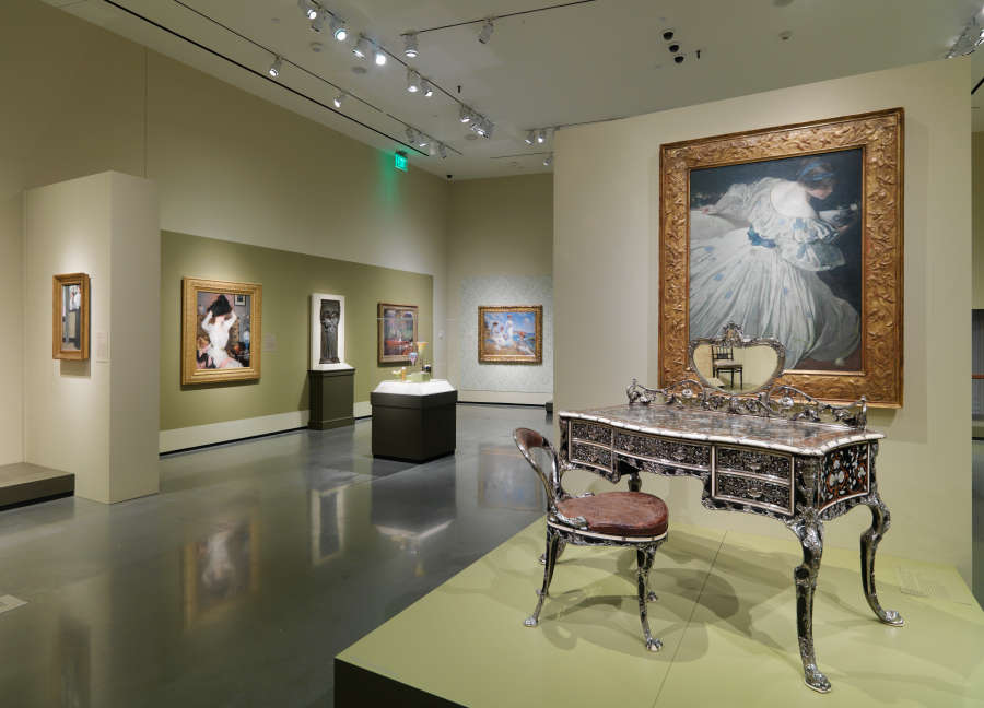 view exhibition image