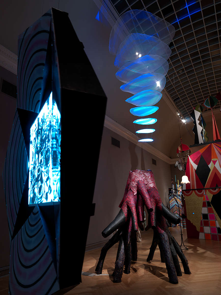 view exhibition image