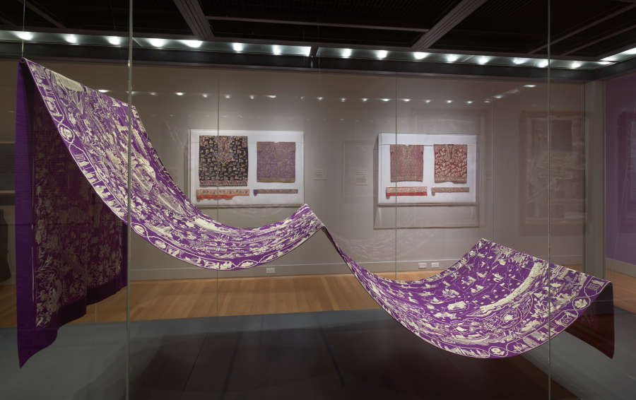 view exhibition image