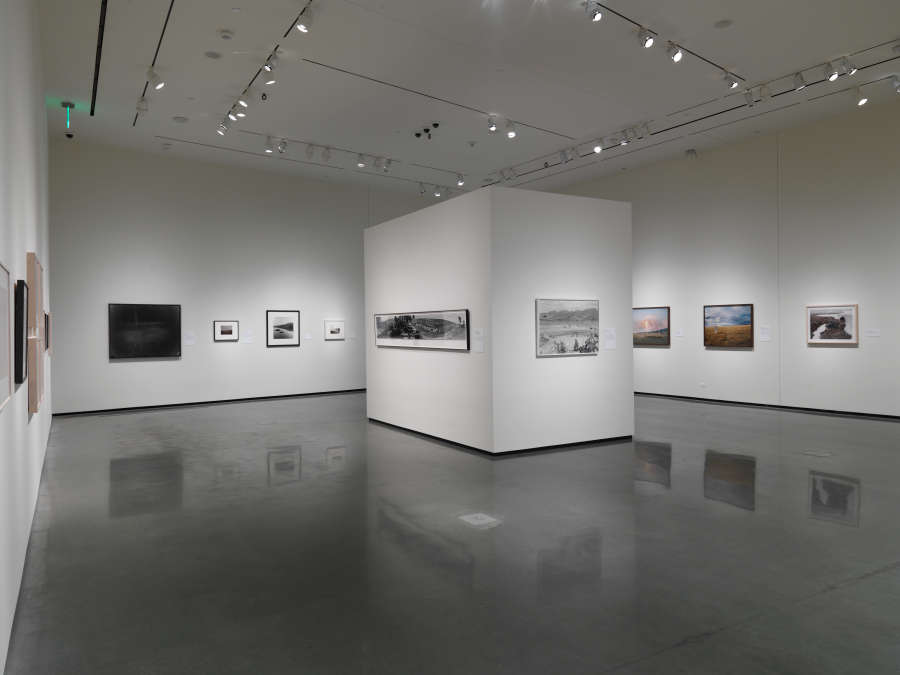 view exhibition image