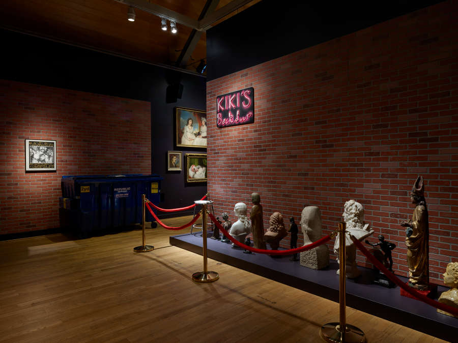 view exhibition image