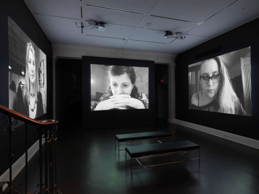 view exhibition image