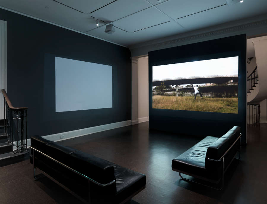 view exhibition image