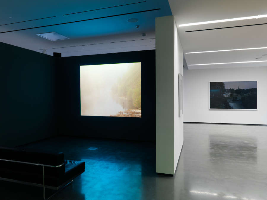 view exhibition image