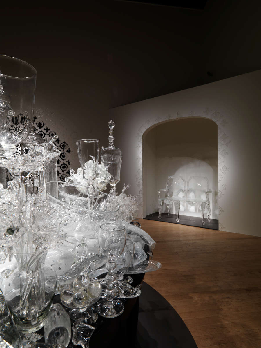 view exhibition image