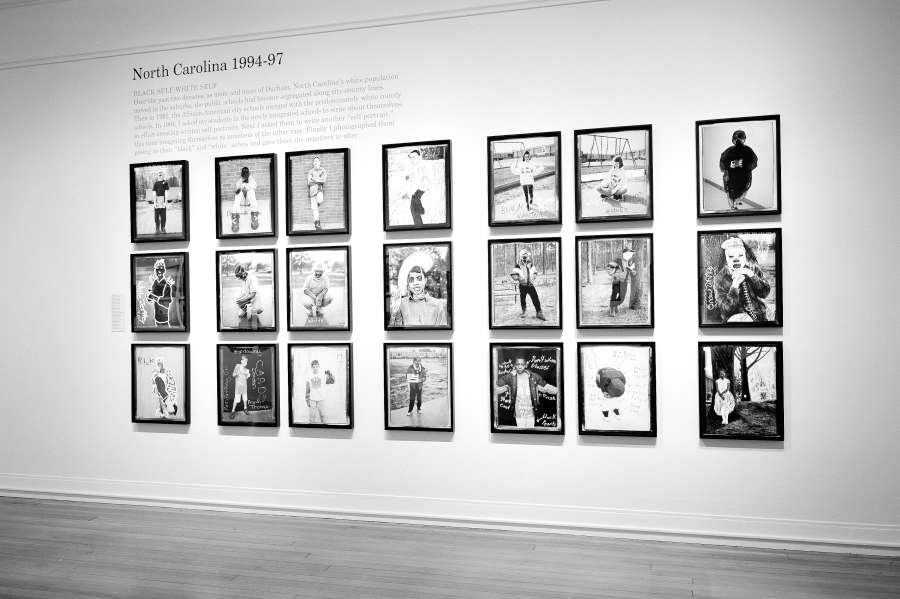 view exhibition image