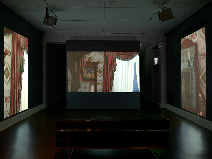 view exhibition image